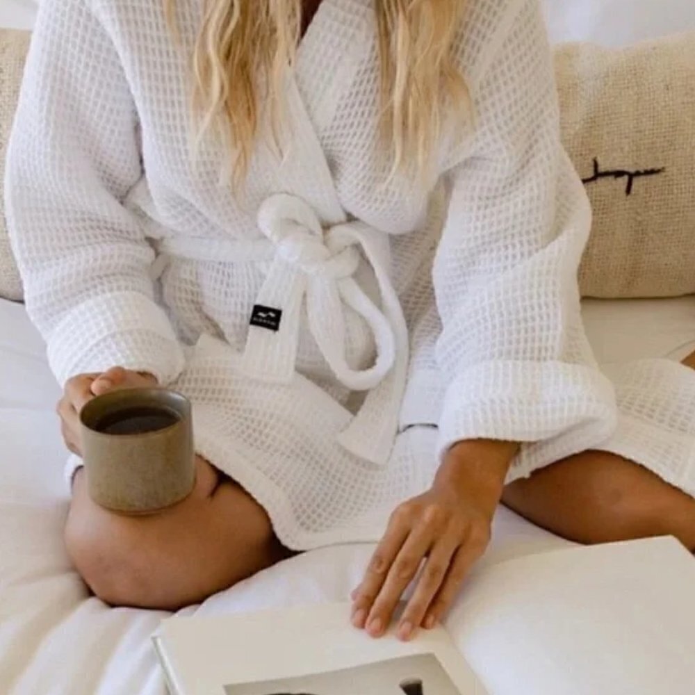 SLOWTIDE Guild Waffle Robe in White Size Large / X-Large